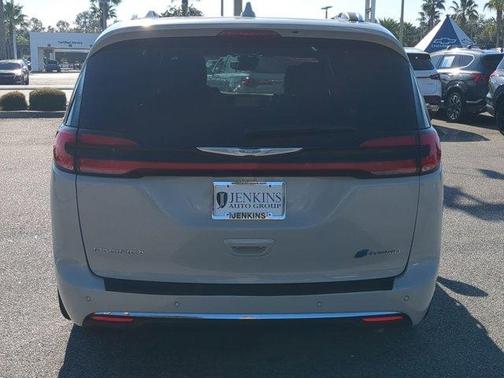 2021 Chrysler Pacifica Hybrid Limited