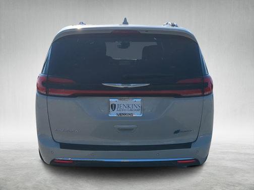 2021 Chrysler Pacifica Hybrid Limited