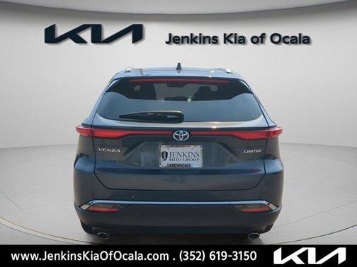 2024 Toyota Venza LE