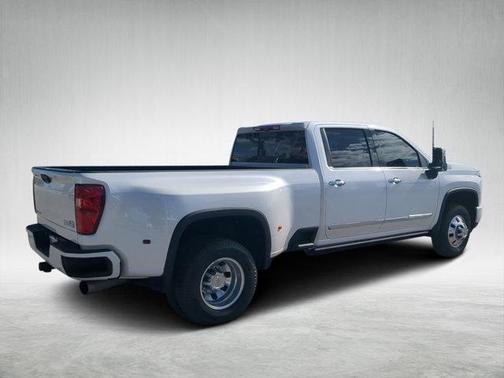 2025 Chevrolet Silverado 3500 High Country