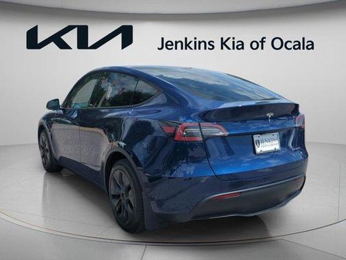 Blue 2024 Tesla Model Y Long Range