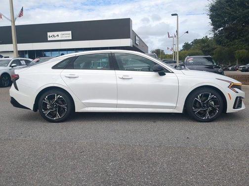 2025 Kia K5 GT-Line