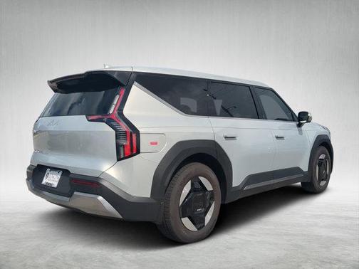 2026 Kia EV9 Light Long Range