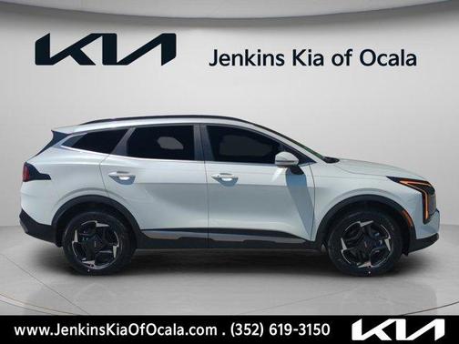 Snow White Pearl 2026 Kia Sportage Hybrid EX