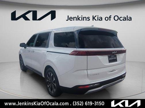Snow White Pearl 2024 Kia Carnival EX