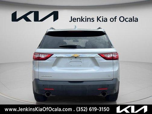 Silver Ice Metallic 2019 Chevrolet Traverse LT Cloth