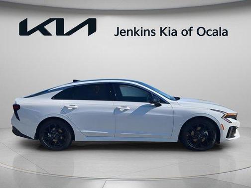 Snow White Pearl 2026 Kia K5 GT-Line