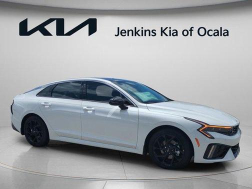 Snow White Pearl 2026 Kia K5 GT-Line