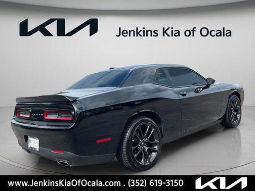 Pitch Black Clearcoat 2019 Dodge Challenger SXT