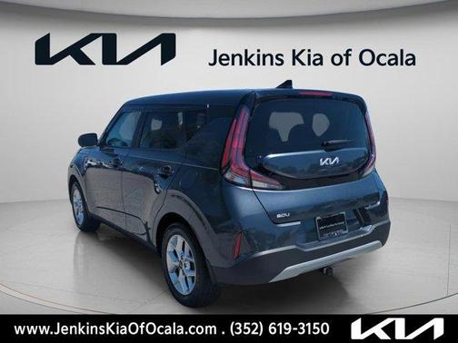 Gravity Gray 2023 Kia Soul LX