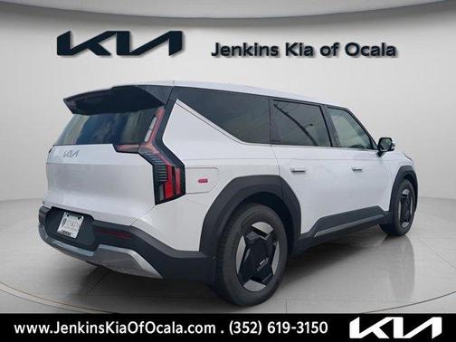 2026 Kia EV9 Light Long Range