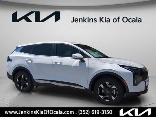 Glacial White Pearl 2026 Kia Sportage LX