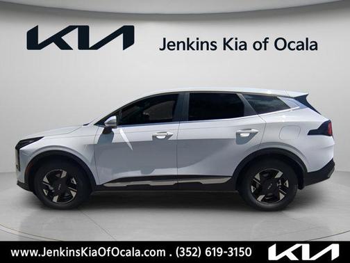 Glacial White Pearl 2026 Kia Sportage LX
