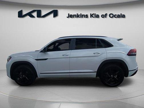 2025 Volkswagen Atlas Cross Sport 2.0T SEL R-Line Black