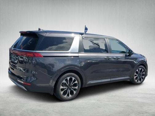 2023 Kia Carnival EX