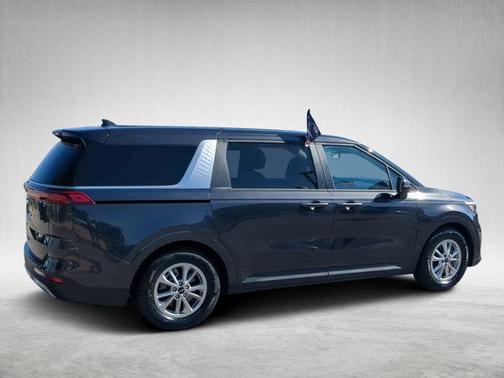 2023 Kia Carnival LX