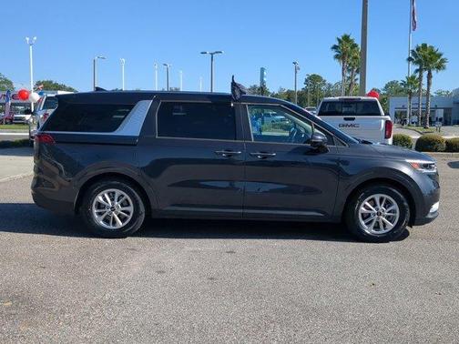 2023 Kia Carnival LX