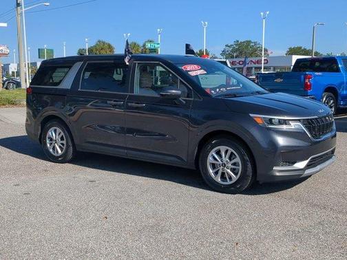 2023 Kia Carnival LX