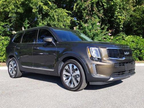 Dark Moss 2022 Kia Telluride EX