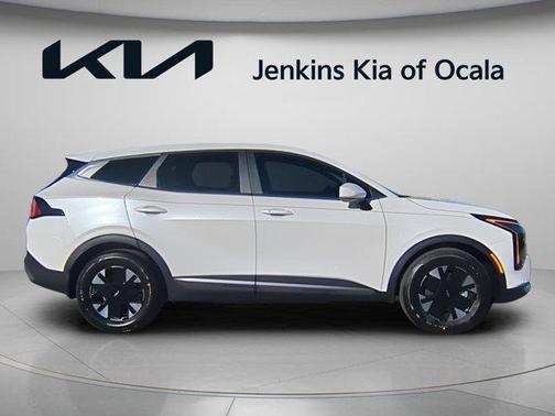 Snow White Pearl 2026 Kia Sportage Hybrid LX