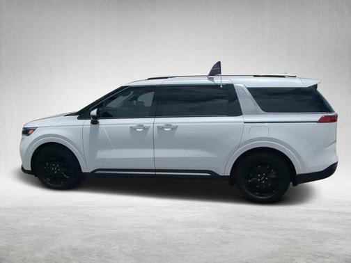 2024 Kia Carnival SX