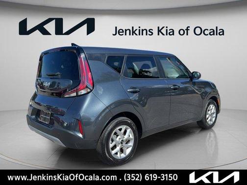 Gravity Gray 2025 Kia Soul LX