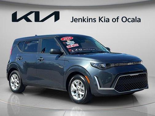 Gravity Gray 2025 Kia Soul LX