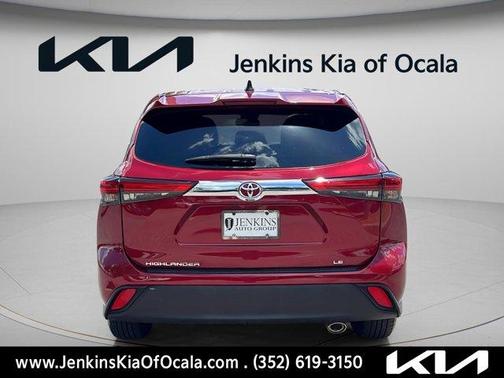 Pearl 2022 Toyota Highlander LE