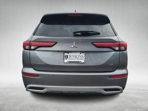 2022 Mitsubishi Outlander SE