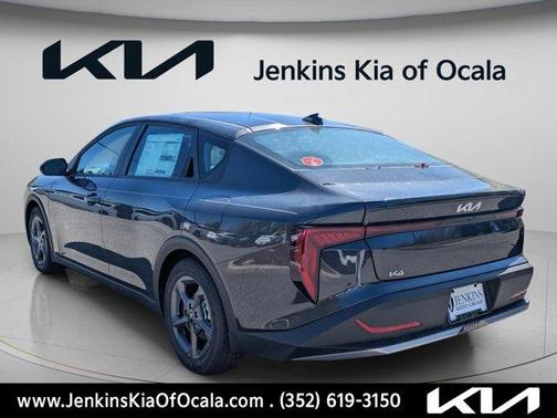 2026 Kia K4 LXS