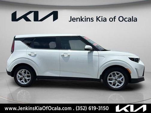 Snow White Pearl 2023 Kia Soul S