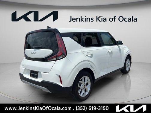 Snow White Pearl 2023 Kia Soul S