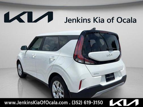 Snow White Pearl 2023 Kia Soul S