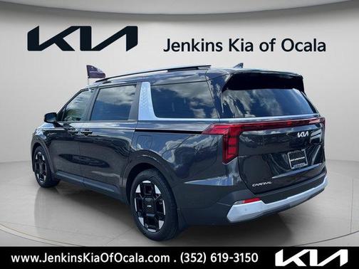 Metal 2025 Kia Carnival EX