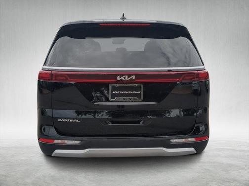 2024 Kia Carnival LX