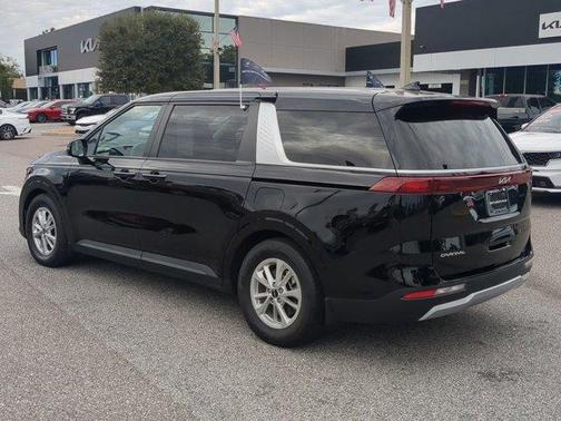 2024 Kia Carnival LX