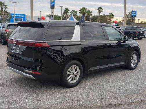 2024 Kia Carnival LX