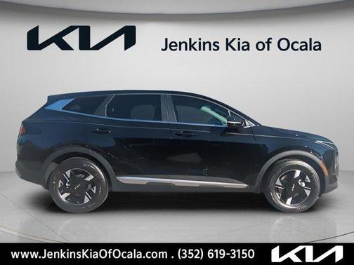 Ebony Black 2026 Kia Sportage LX
