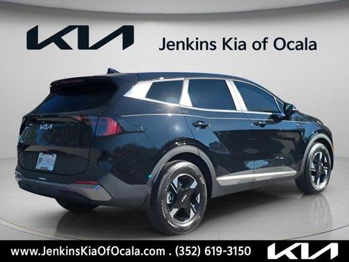 Ebony Black 2026 Kia Sportage LX