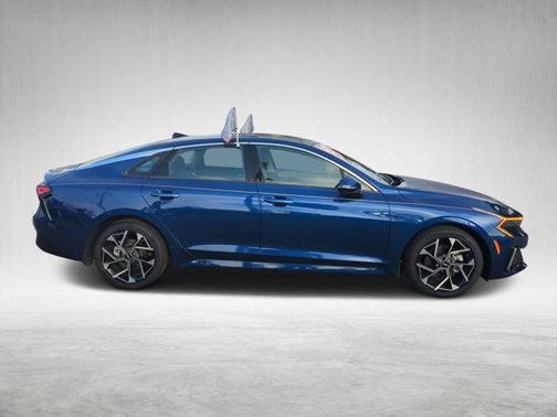 2025 Kia K5 EX
