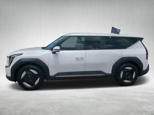 2024 Kia EV9 Light Short Range