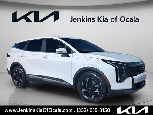 Glacial White Pearl 2026 Kia Sportage LX