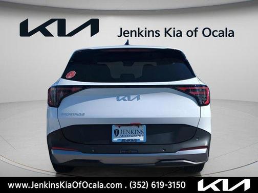 Glacial White Pearl 2026 Kia Sportage LX