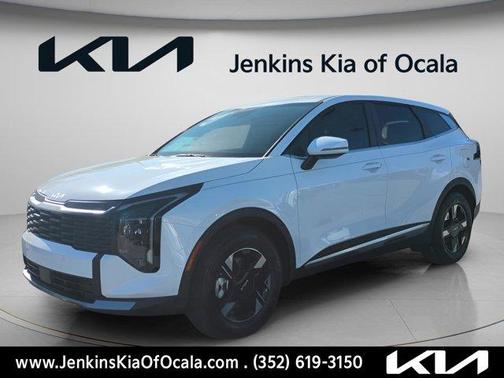 Glacial White Pearl 2026 Kia Sportage LX