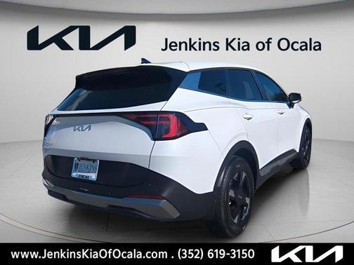 Glacial White Pearl 2026 Kia Sportage LX