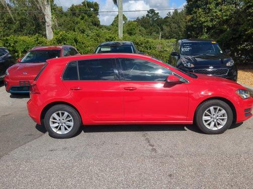 2017 Volkswagen Golf TSI S 4-Door