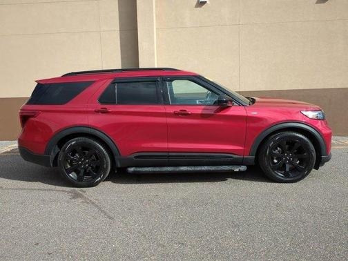 2023 Ford Explorer ST-Line