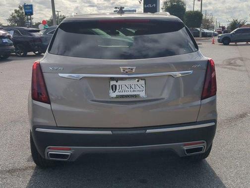 2022 Cadillac XT5 Premium Luxury