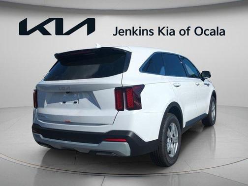 Glacial White Pearl 2026 Kia Sorento LX
