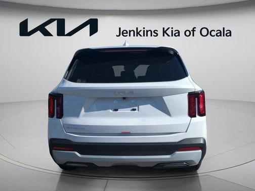 Glacial White Pearl 2026 Kia Sorento LX